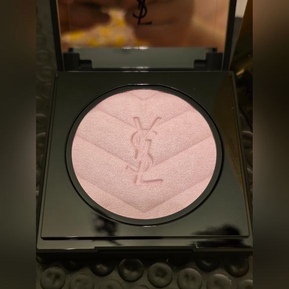 YSL HYPER LUMINIZE HIGHLIGHTER 69 LAVENDER LUST. BNIB - Picture 4 of 8